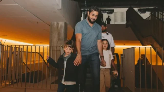 Filhos de Henrique & Juliano emocionam no Pacaembu