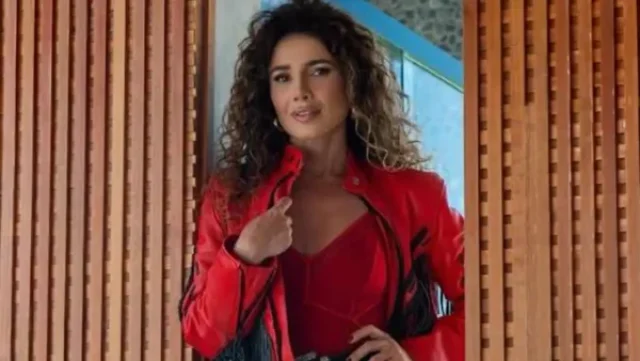 Paula Fernandes exibe físico em camarim após término de namoro e surpreende fãs